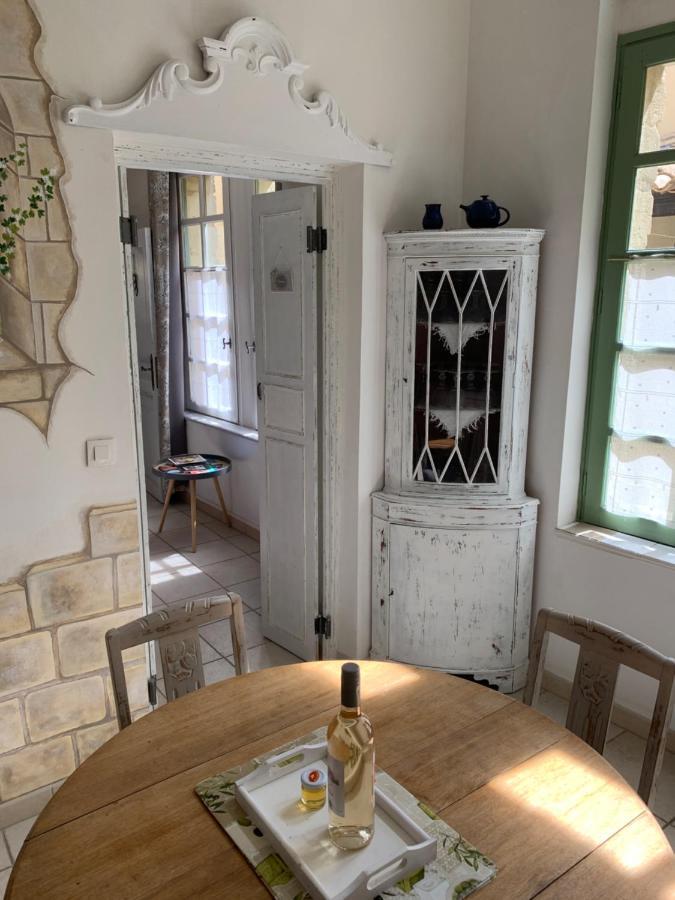 Uzes A Pied, Appartement Dans Cadre D'Exception Exterior foto